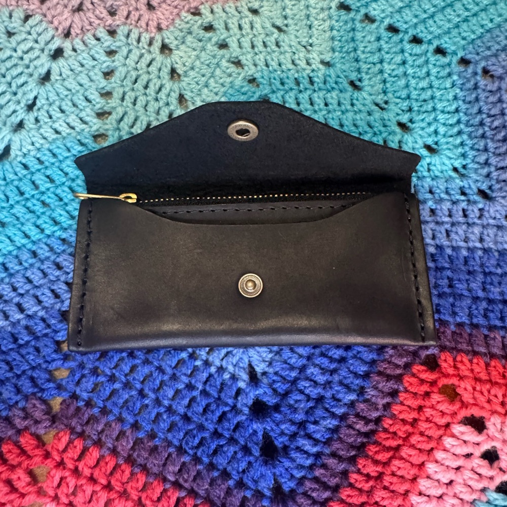 Portland Leather Goods Smooth Black Mini Zip Envelope Wallet